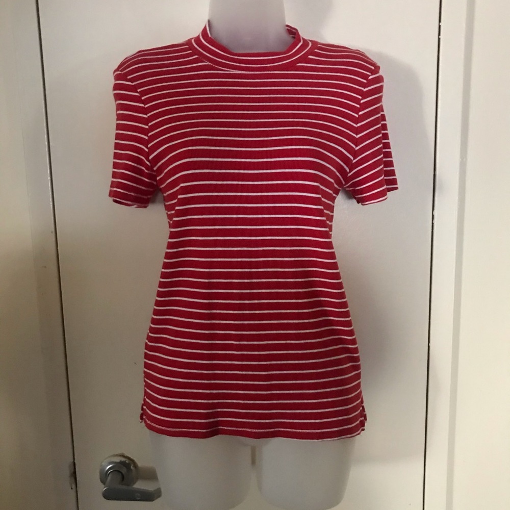 Red & white turtleneck style short 👚 sleeves